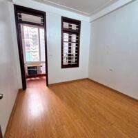 Bán Nhà Ngõ Rộng  Ở Ngay Ngã Tư Sở 5 tầng 3pn Chỉ 6,5 tỷ Thanh Xuân