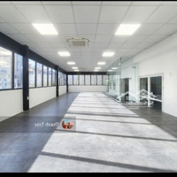 Mt Hồ Tùng Mậu, Bến Nghé, Quận 1, Kc: 5 X 20 M 2 Tầng Lầu Liên Hệ: 0931116390