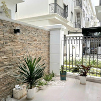 Biệt Thự Liền Kề - Lựa Chọn Hoàn Hảo Cho Hộ Gia Đình Tại Vinhomes!