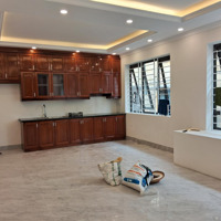 Bán Nhà Thạch Bàn - Gara 2 Ô Tô - Gần Hồ - Vừa Ở Vừa Làm Văn Phòng