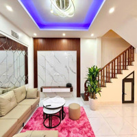 Em Đang Bán Nhà Ngõ 105, Ngách 64, Số 2 Phố Bạch Mai. Diện Tích 29~30M2, 4T, Giá Bán 6.15Tỷ Siêu Đẹp Ạ