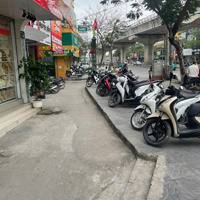 Vip Mặt Phố Hồ Tùng Mậu -Cầu Giấy- 6 Tầng Thang Máy- Mặt Tiền 3,9M - Vỉa Hè Đá Bóng - Kinh Doanh