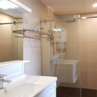 Cho thuê căn hộ dịch vụ tại Tô Ngọc Vân, Tây Hồ, 120m2, 2PN, ban công, view thoáng, đầy đủ nội thất hiện đại