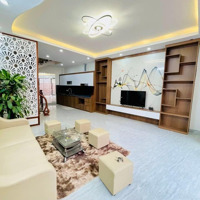 Nhà Đẹp Phố Cát Linh, Cách Ô Tô 28M, Gần Mặt Phố, Ngõ Thông Kinh Doanh,Diện Tích39M2 * 5 Tầng