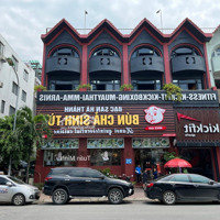 Đẹp! Mặt Tiền Khủng 9M, Vỉa Hè Sân Bay. Mặt Phố Nguyễn Hữu Thọ. Diện Tích 80M X 5 Tầng.