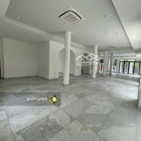 Cho Thuê Villa Căn Góc 3 Mặt Tiền Nguyễn Văn Hưởng, Thảo Điền, Quận 2 - Rộng 650M2. Giá 200 Triệu/Th