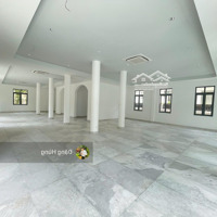 Cho Thuê Villa Căn Góc 3 Mặt Tiền Nguyễn Văn Hưởng, Thảo Điền, Quận 2 - Rộng 650M2. Giá 200 Triệu/Th