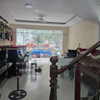 Bán Gấp Phân Lô Phố Đỗ Quang - Cầu Giấy 45.2M2* 5 Tầng View Khuôn Viên Vỉa Hè Rộng Kinh Doanh 10/10