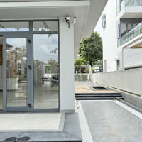 Cho Thuê Gấp Biệt Thự 4 Phòng Ngủ 4 Vệ Sinhtại Cát Lái, Thủ Đức, Giá Bán 25 Triệu, 200M2