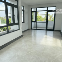 Cho Thuê Gấp Biệt Thự 4 Phòng Ngủ 4 Vệ Sinhtại Cát Lái, Thủ Đức, Giá Bán 25 Triệu, 200M2