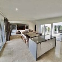 Bán Nhà 325M Tại Việt Hưng Lô Góc Mặt Tiền 20M Phù Hợp Xây Building, Nhà Vườn Giá Chỉ 155 Triệu/M2