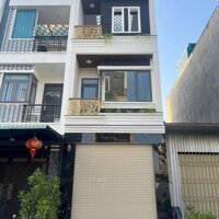 Bán nhà 1 trệt 2 lầu cạnh chợ đêm Hoà Lân – Bình Dương