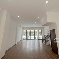 Bán 2 Căn Shophouse Ở Meyhomes Capital Phú Quốc