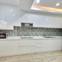 Bán Nhanh Căn Hộ 110M2, 2 Phòng Ngủscenic Valley 1 Giá Bán 8,4 Tỷ Bao Gồm Ô Đâu Xe Hơi Liên Hệ: 0979 884664