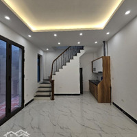Bán Nhà Mới Tinh Giang Biên - Cách Vài Mét Ra Mặt Đường Ô Tô Thông Tứ Tung - Cực Hiếm