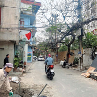 Nhà Đẹp Ô Tô Tránh, Đậu Đỗ Trước Cửa, Nguyễn Trãi, 7,5 Tỷ, 30 M2 ( Bán Đất, Tặng Nhà Cũ)