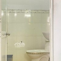 Giá 2 Triệu6- 2 Triệu8 (1-2 Người), Miễn Phí Tiền Nước, Internet, Tiền Rác Và Vệ Sinh Chung. Điện 3.500Đ/Kwh