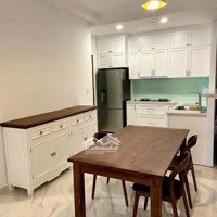 Bán Gấp Căn Hộ Đẹp 2 Phòng Ngủ90M2 Tại Midtown Phú Mỹ Hưng, 8,125 Tỷ Vnd Full Nội Thất + Ô Xe Hơi Riêng