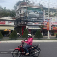 Bán Gấp Nhà Góc 2 Mặt Tiền Đường 2/4 Nha Trang 3 Tầng Đang Cho Thuê 28 Triệu/Tháng Gần Biển Chỉ 2 Phút