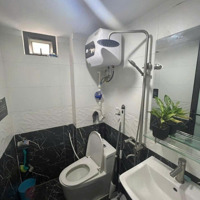 Mặt Phố Nguyễn Ngọc Vũ, Cầu Giấy 70M2, Giá: 39 Tỷ, 7 Tầng, Mt: 12,5M, Lô Góc, Thang Máy, Vỉa Hè 5M
