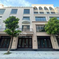 Cần Bán Gấp Căn Cọ Xanh 65 M2 ,Cạnh Công Viên ,Trường Học Chung Cư Master
