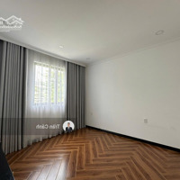 Cho Thuê Biệt Thự Nine South Mặt Tiền Đường 30M.liên Hệ Chính Chủ 0908355588