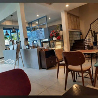 Biệt Thự Mặt Tiền 8 Hoa Lan Khu Phan Xích Long, Phú Nhuận