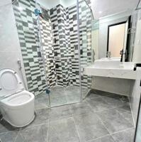 SIÊU PHẨM. Bán nhà Kim Giang, Hoàng Mai. 38m2 x 7 Tầng. THANG MÁY. GẦN PHỐ. Hơn 8 Tỷ.