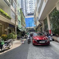 Nhàhẽm Xe Hơithành Thái: 4,5X18M 83M2. Nhà 3 Tầng Có Sẵn