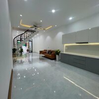 Nhà 1 trệt 1 lầu, hẻm đường hồ bá phấn, Phước Long A, Q9, DT 92m/6.2tỷ thương lượng