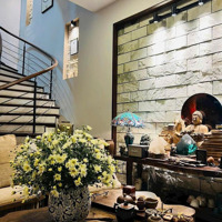 Nhỉnh 40 Tỷ Rinh Ngay E Siêu Phẩm Phân Lô Nguyên Hồng- Thành Công- Lõi Đống Đa.0987401986