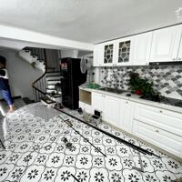 BÁN GẤP NHÀ KHÂM THIÊN 28m2, 5 TẦNG MẶT TIỀN 3,1m GIÁ  6.2 TỶ