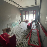 Cho Thuê Nhà Mp Hoàng Cầu: 60M2 X 5,5 Tầng, Mt: 4,5M, Đoạn Đẹp, Ngã Tư Phố, Nguyên Căn. Giá: 70 Triệu