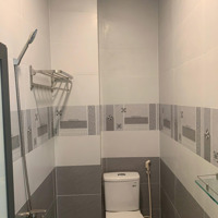 Chính Chủ Kẹt Tiền Cần Giãm Giá Bán 3 Tỷ Bán Nhanh Nhà 3 Lầu Mặt Tiền Đất Thánh, Ngay Cư Xá Bắc Hải-Q10
