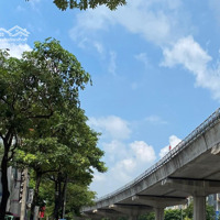 Hồ Tùng Mậu 100M2 Mặt Thoáng Rộng- 7Tầng Nhỉnh 30Tỷ - Thang Máy - Vỉa Hè, Mặt Phố Thoáng Trước Sau.
