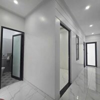 Nhà 3 tầng - Oto đỗ cửa - gần trục chính - trung tâm Đồng Hoà - Chỉ hơn 2 tỷ