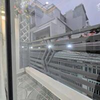 Bán nhà nhỉ xinh, Quận 7- Diện tích: 4,7m x 5m - Giá chỉ: 2,9 Tỷ