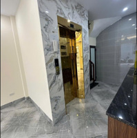 Bán Nhà - Mới Kong - Cứ Khối Long Biên- 6 Tầng Thang Máy - Ô Tô Vào Nhà. D.tích =30M2. Mtien = 4M.