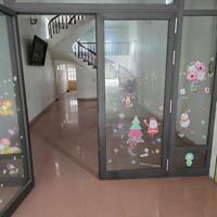 Chính chủ cho thuê nhà mặt tiền đường Phạm Nguyễn Du (rộng 25m, trục chính Vinh - Cửa Lò)
