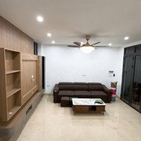 Nhà Riêng Ngã Tư Sở, Ô Tô Đỗ Cửa, Thang Máy, 2 Thoáng, Nhà Xây Kiên Cố, Full Nội Thất, 40M2*6T