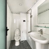Studio Ban Công Trên Đường Lê Văn Khương