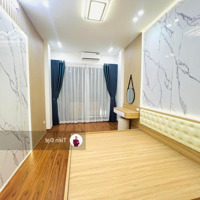 Siêu Phẩm Nhà Đẹp Kim Mã Quận Ba Đình - Nhà 2 Mặt Thoáng Vĩnh Viễn - Ô Tô Đỗ Tránh Cách Nhà 10M.