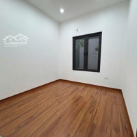 Bán Nhà Đẹp Phố Pháo Đài Láng - Tiện Ích Bạn Ngàn