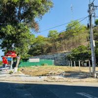 Cần Bán Lô Góc View Biển, 2 Mặt Tiền Đường Phạm Văn Đồng, Gần Bãi Tắm Hòn Chồng ( Giá Hạ Bán Nhanh