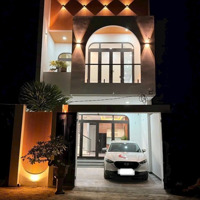 *Bán Căn Nhà Mới Cực Đẹp Thị Trấn Diên Khánh - 160M2, 3 Phòng Ngủ 3 Vệ Sinh Sân Đậu Ô Tô. Nội Thất Xịn Xò