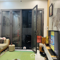 Nhà Đẹp Cổ Linh Ở Ngay Ngõ Thoáng Đối Diện Aeon Mall