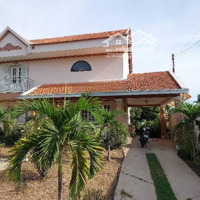 Biệt Thự Pháp Siêu Phẩm - Ngay Ngã 3 Việt Kiều, Củ Chi - Gara, Sân Vườn, Hầm Rượu - Giá Bán 16.5 Tỷ