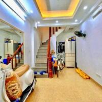 Bán nhà Ngọc Hà lô góc thoáng sáng nhà đep ở luôn sổ vuông 23m 6 tầng giá 5.9 tỷ .