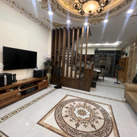 Cho Thuê Nhà Riêng Cao Cấp Quận 7