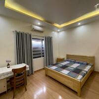 Cho thuê  nhà Văn Cao, DT: 60m2, 5 phòng ngủ full đồ.